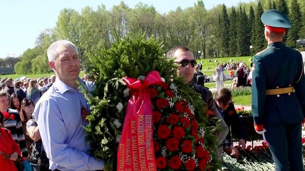 В Санкт-Петербурге прихожане и служители евангельских церквей  возложили цветы на Пискаревском мемориальном кладбище