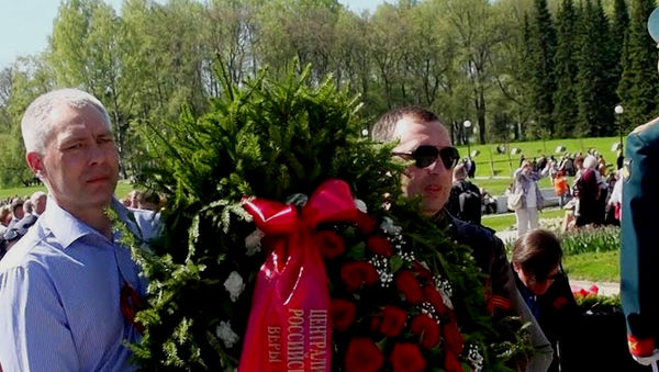 В Санкт-Петербурге прихожане и служители евангельских церквей  возложили цветы на Пискаревском мемориальном кладбище
