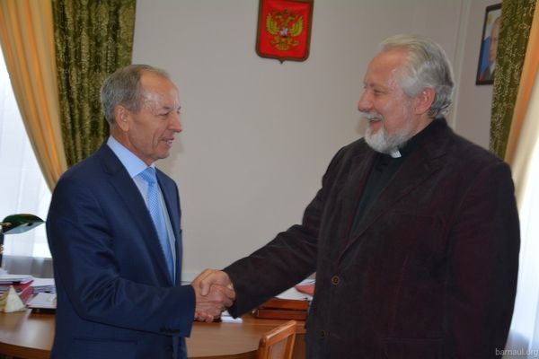 Епископ Сергей Ряховский встретился с заместителем главы администрации Барнаула