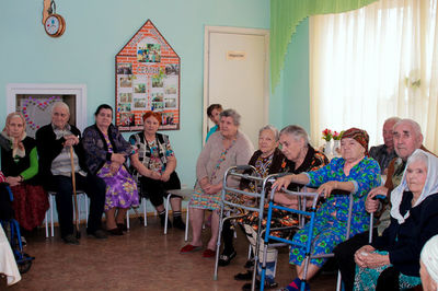 В Ростовской области молодежь поздравила с Пасхой пожилых людей и инвалидов