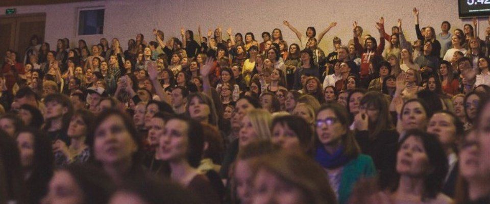 Женскую конференцию с участием Лизы Бивер посетило более 1200 человек
