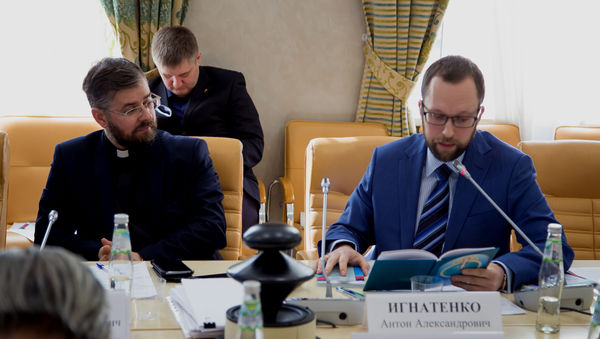 В Общественной палате РФ обсудили связь между протестантской трудовой этикой и экономическим развитием