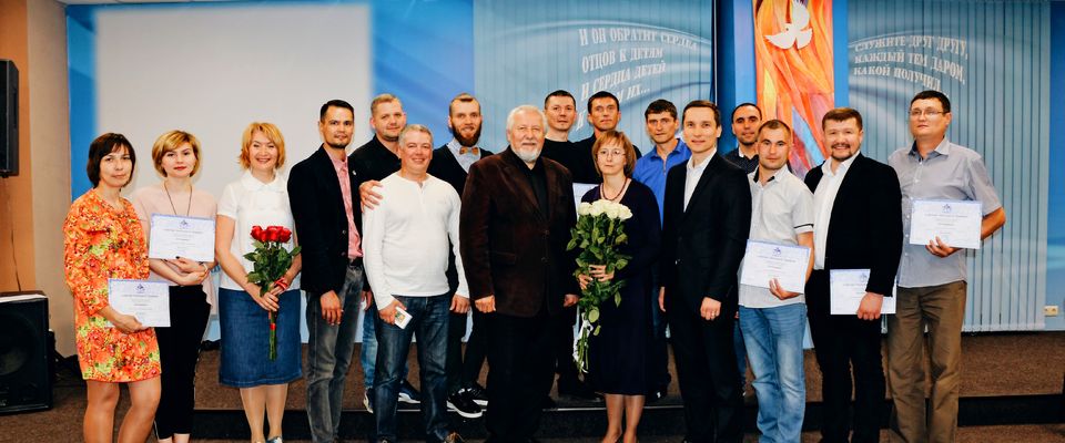 Епископ Сергей Ряховский поздравил выпускников программы «Восхождение»