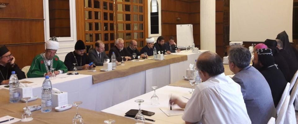 Епископ Сергей Ряховский принял участие в круглом столе по оказанию гуманитарной помощи Сирии, который прошел в Бейруте