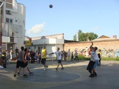Уличный баскетбол – альтернатива вредным привычкам 