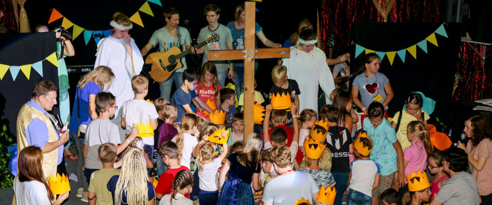 Детская христианская конференция «Глория-2017» в Кемерово собрала порядка 140 детей