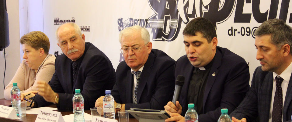 В Черкесске представители власти и священнослужители обсудили вклад протестантизма в мировую историю 
