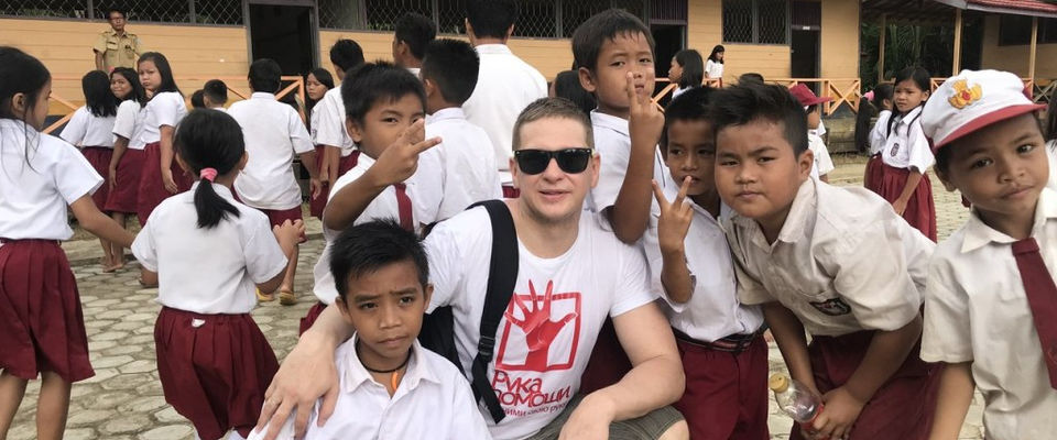 Российские миссионеры провели лагерь для детей на Борнео