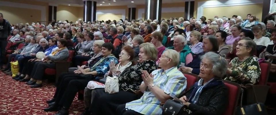 Концерт для пожилых людей в московской церкви «Благая весть» собрал 1500 человек