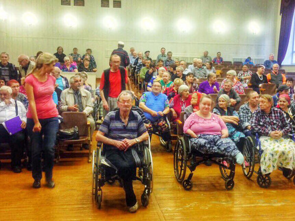 Томские христиане провели концерт в доме инвалидов «Лесная дача»