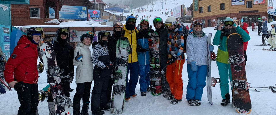 Сибирские христиане провели молодёжный выезд на популярном горнолыжном курорте России