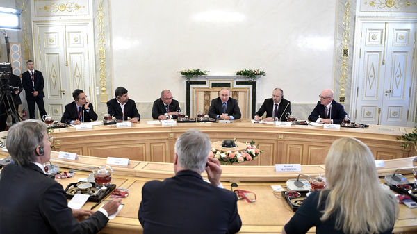 Президент РФ посоветовал читать Библию