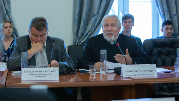 Роль религий в сфере противодействия мировым угрозам обсудили в Москве