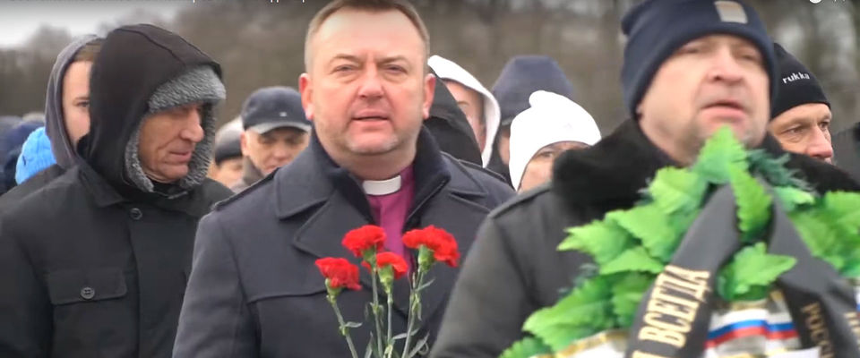 Возложение венков на Пискарёвском кладбище в день снятия блокады