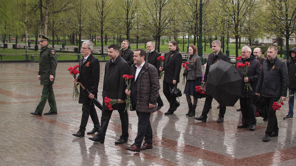 Служители евангельских церквей возложили цветы к Могиле Неизвестного солдата