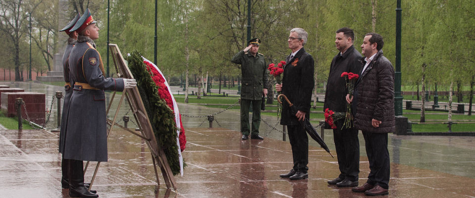 Служители евангельских церквей возложили цветы к Могиле Неизвестного солдата