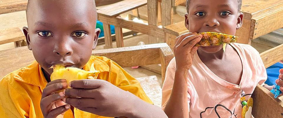 Миссионеры «Краеугольного камня» накормили в Кении 80 детей