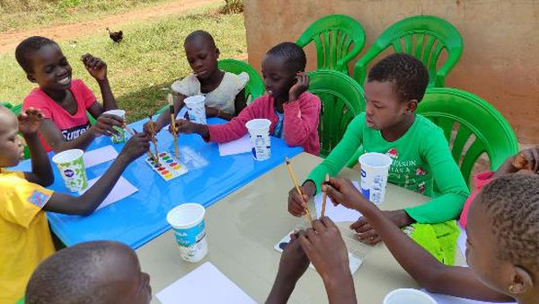 Миссионеры из Кемерово организовали служение Детской церкви в Уганде