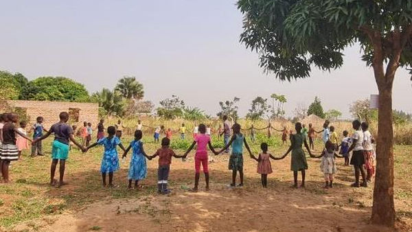 Миссионеры из Кемерово организовали служение Детской церкви в Уганде