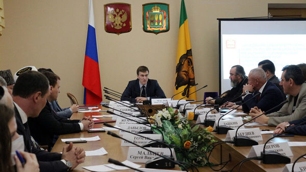 В Пензе Совет по межнациональным и межконфессиональным отношениям обсудил помощь беженцам из ДНР и ЛНР