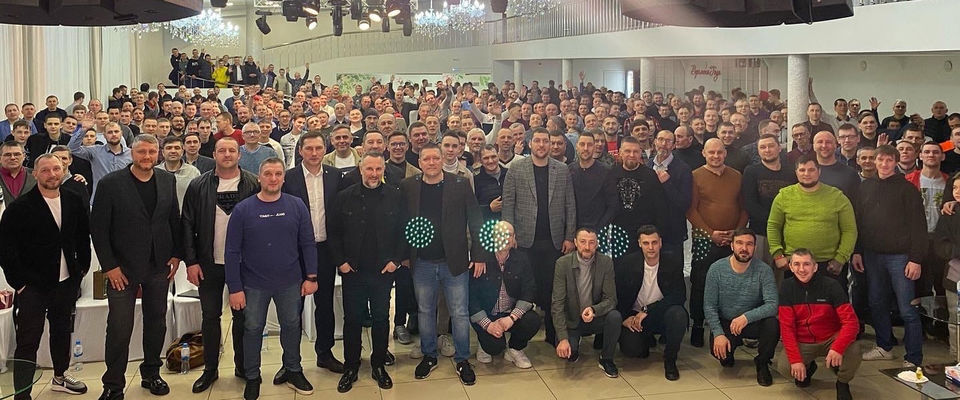 Сотни человек приняли участие в мужской конференции в Барнауле