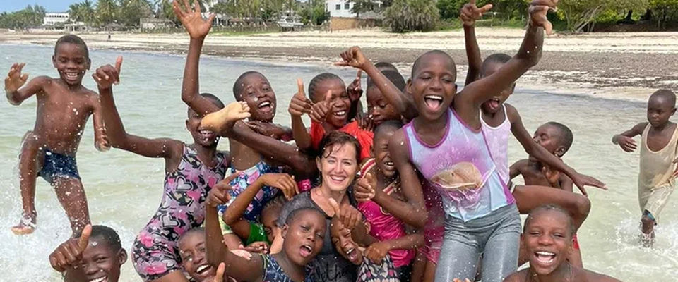 БФ «Рука помощи» устроил выезд на побережье Индийского океана для кенийских детей
