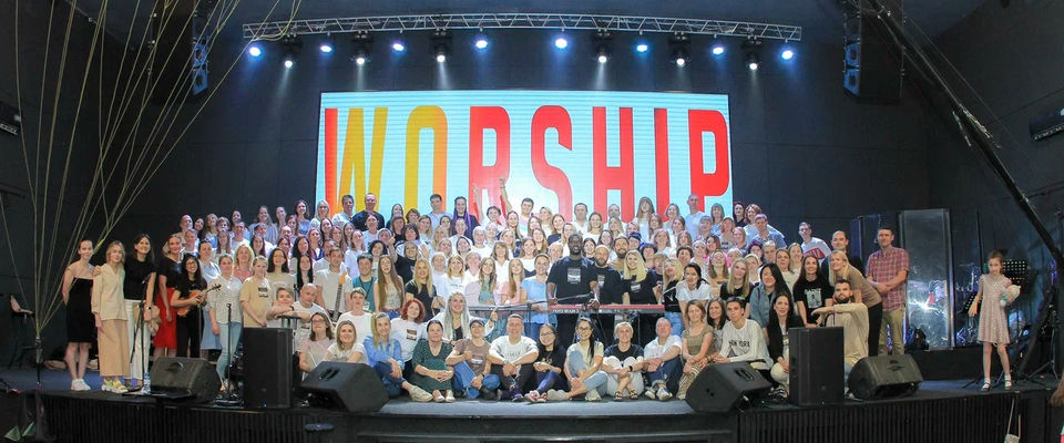 От Балтики до Приморья: в Новосибирске состоялась «Школа Поклонения»
