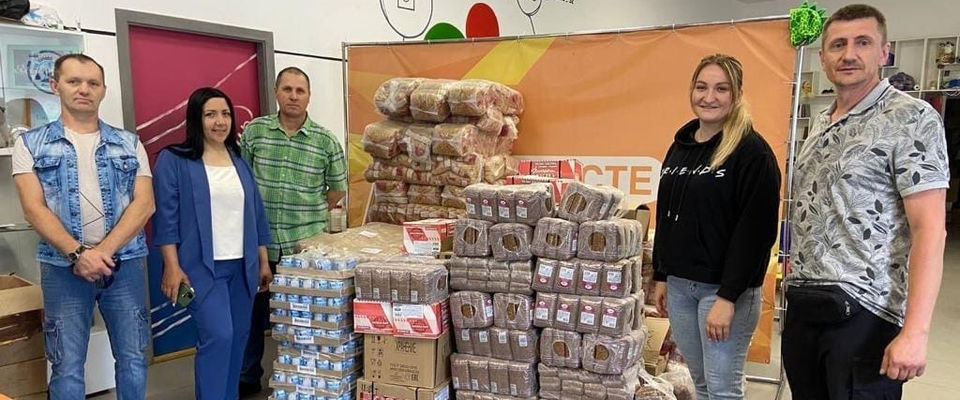 Христиане Брянска передали центру помощи беженцам тонну гуманитарного груза