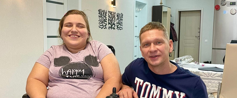 БФ «Рука помощи» передал жительнице Новосибирской области аккумулятор для инвалидной коляски