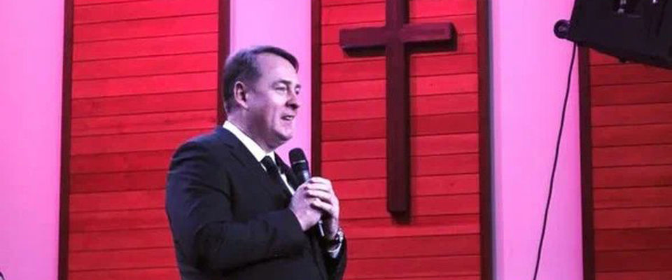 «Церковь Прославления» в Томске пригласила провести семинары пастора-миллионера