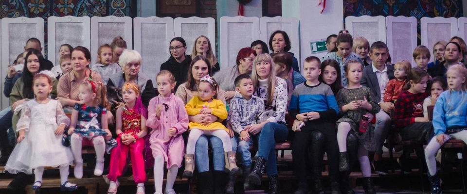 Томские христиане поставили спектакль «Морозко» в русском народном стиле