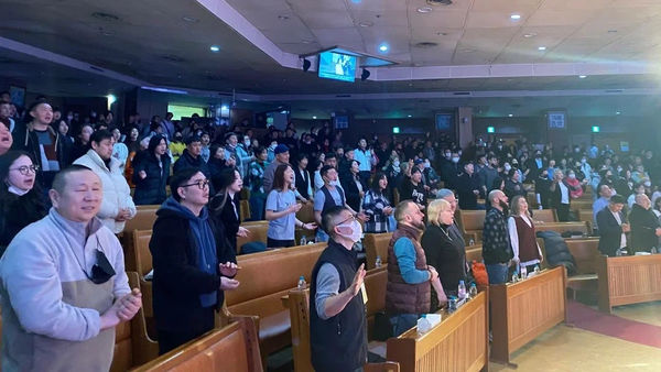 Пастор из Кемерово и группа SokolovBrothers приняли участие в вечере хвалы в корейском городе Инчхоне