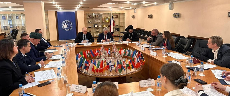 Представители РОСХВЕ приняли участие в заседании Межрелигиозной рабочей группы по защите прав верующих от дискриминации и ксенофобии