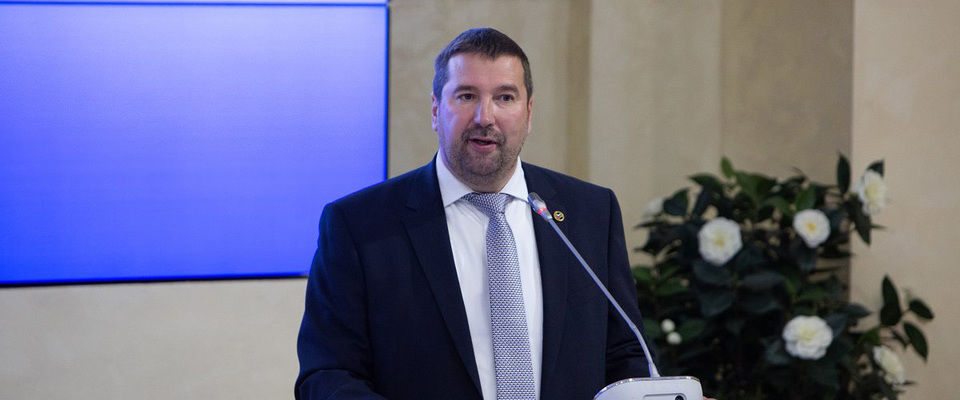Поздравление С.В. Ряховскому с получением "Ордена Почета" от О.Ю. Гончарова