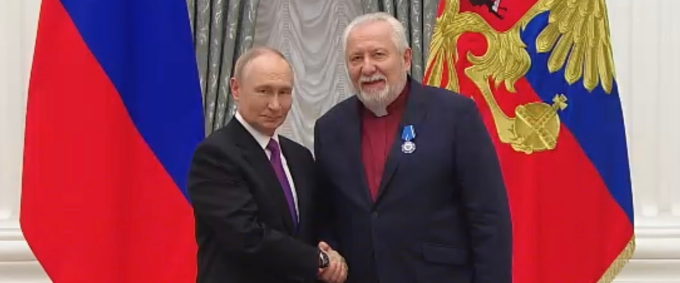 Президент РФ Владимир Путин вручил Орден Почета Начальствующему епископу Сергею Ряховскому