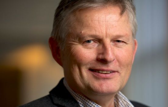 Generalsekretær i KFF, Jan Erik Sundby liker ikke tanken på at politikere skal kunne legge føringer for friskolers verdidokumenter.