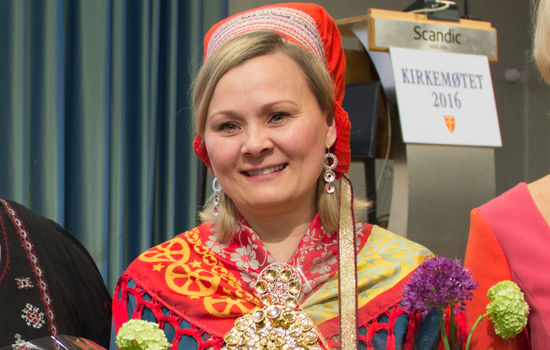 FORNØYD: Leder i Samisk kirkeråd Sara Ellen Anne Eira synes det er gledelig at antall gudstjenester med innslag på samisk øker. ARKIVFOTO: Ingunn Marie Ruud, KPK