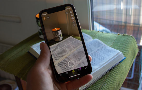 SNAPCHAT: Konfirmantundervisning med oppgaver over Snapchat er en måte å drive digital trosopplæring på, viser erfaringer fra Den norske kirke i Øvre Eiker. ILLUSTRASJONSFOTO: Ingunn Marie Ruud, KPK