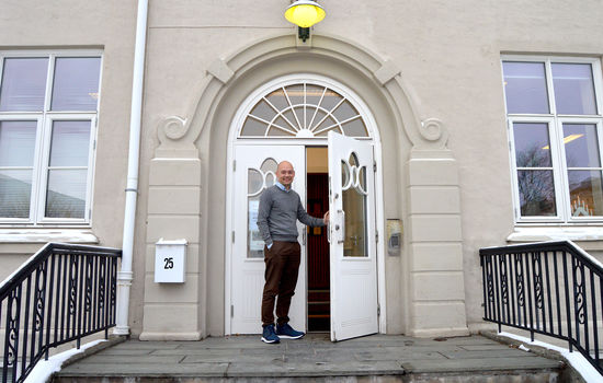 GÅR: Økonomileder Øystein Frøysa forsvinner ut døra i Misjonssambandet 1. september. Bare én søker har meldt interesse for å overta. Foto: Stein Gudvangen, KPK.