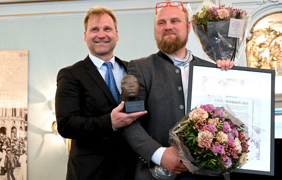 FIKK PRIS: Vebjørn (til venstre) og Eimund Sand mottok sammen Livsvernprisen for 2023 i Oslo tirsdag kveld. Foto: Boe Johannes Hermansen, KPK.