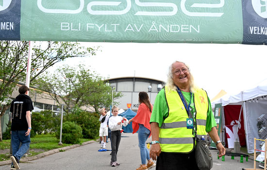 REKORD: Eva Brekke Voss (73) er den som har vært på flest landsomfattende Oase-stevner siden starten i 1980 – det vil si samtlige stevner. Foto: Boe Johannes Hermansen.