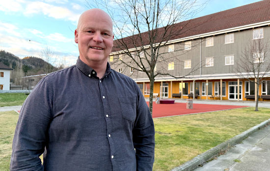 NY JOBB: Ole Fladstad (48) overtar som rektor ved KVS Lyngdal neste år. Foto: Andreas Kjøndal.