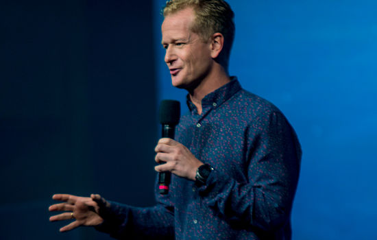 OVERTAR: Rune Tobiassen blir ny daglig leder for Tro & Medier etter Jarle Haugland som etter 15 år slutter til høsten. Foto: Tro & Medier.