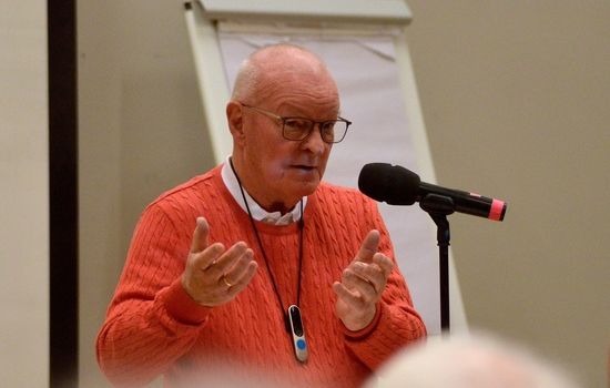 ÅPEN: – Det er slik med traumer at selv en så flink person som Geir Gundersen ikke klarer helt å stenge dem inne, sa Gundersen på Kabbs sommertreff. Foto: Stein Gudvangen, KPK.