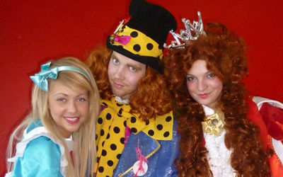 Алиса в новогодней Стране Чудес