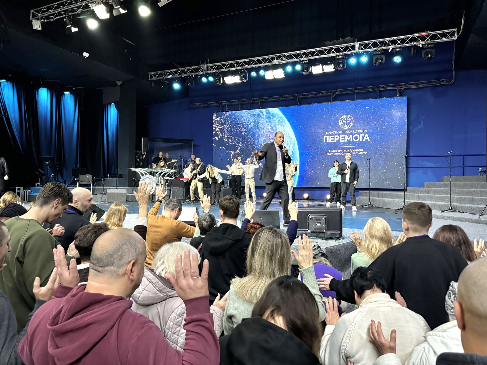 НЕДІЛЬНІ БОГОСЛУЖІННЯ 26.10.2025