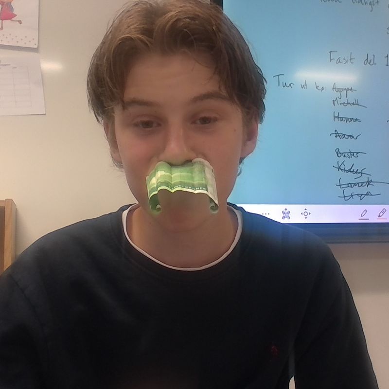 Buster løper for Adra