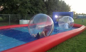 Водный шар с бассейном
