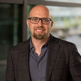 "Invitert til en kjærlighetsrelasjon" - David Aanje