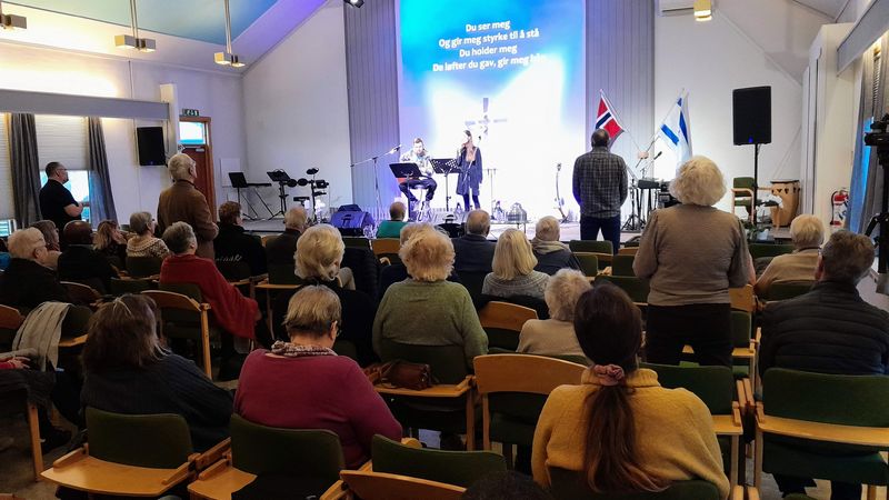 gudstjeneste kl. 12.00-14.00